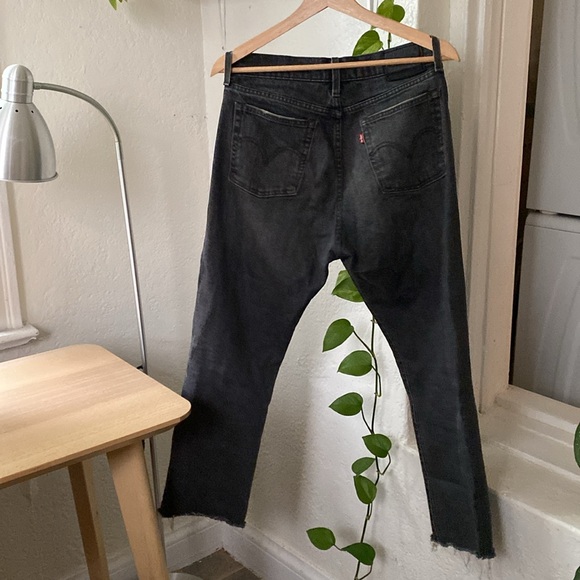 Levi’s Wedgie Straight Jeans - Washed Black (Size 28) - Picture 4 of 5